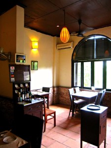 minimalist and unfussy interiors... 