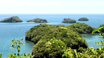 now, how can you construct toilets on those islands? aber!