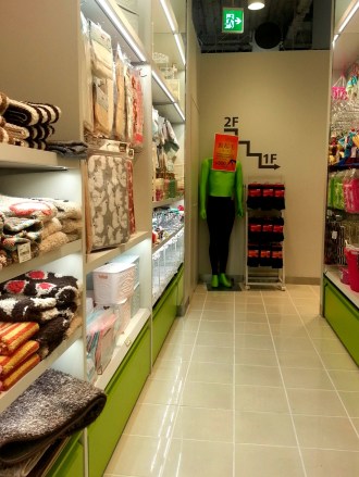 those rugs were beautiful...