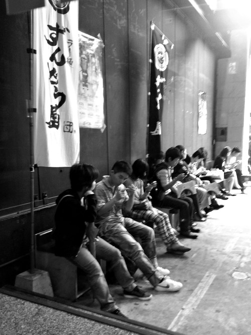 no pinoy on queue yet, pinoys has yet to discover this savory treasure