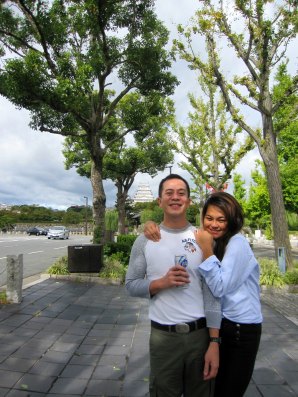 with my niece erika, enjoying the breezy walk along otemai-dori