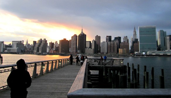 water front promenade with the spectacular view of midtown manhattan skyline