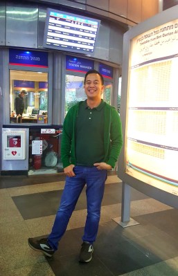 thanks to my japan and new york exposure, riding the tel aviv train was a piece of cake