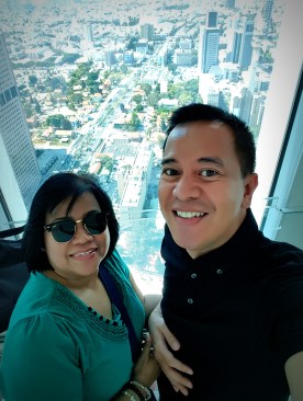 2 happy pinoys in tel aviv